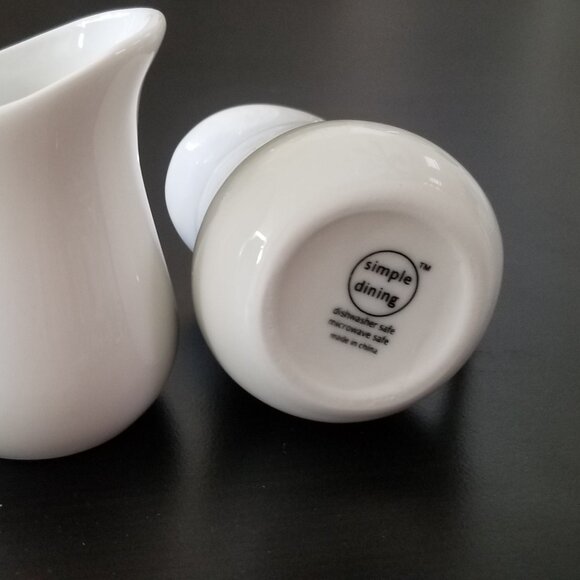 Simple Dining 4 Small Pitchers - Picture 6 of 7